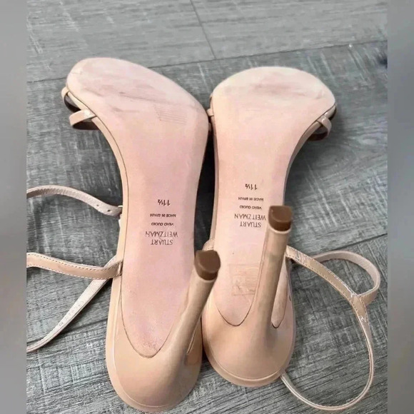 Stuart Weitzman Beige Calfskin
Sandal NEW - Picture 5 of 9